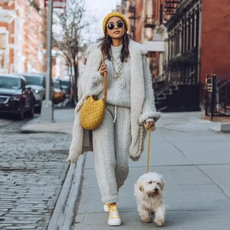 17 Cozy Outfit Ideas for Transitional Weather You&rsquo;ll Actually Wear